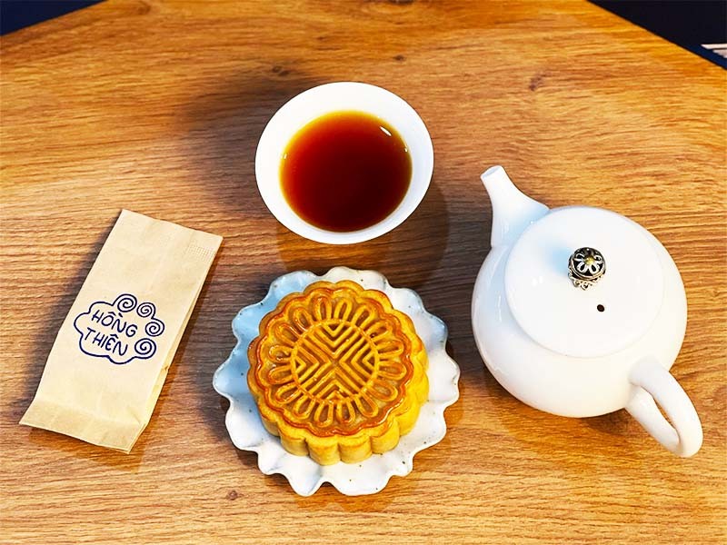 Thưởng trà tại Tiên Thiên Trà